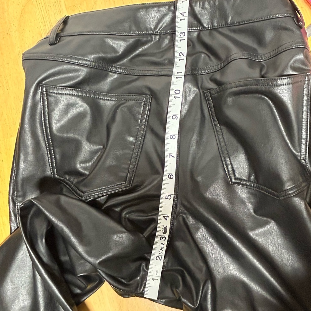 Women’s small faux leather stretch pants - Picture 5 of 9